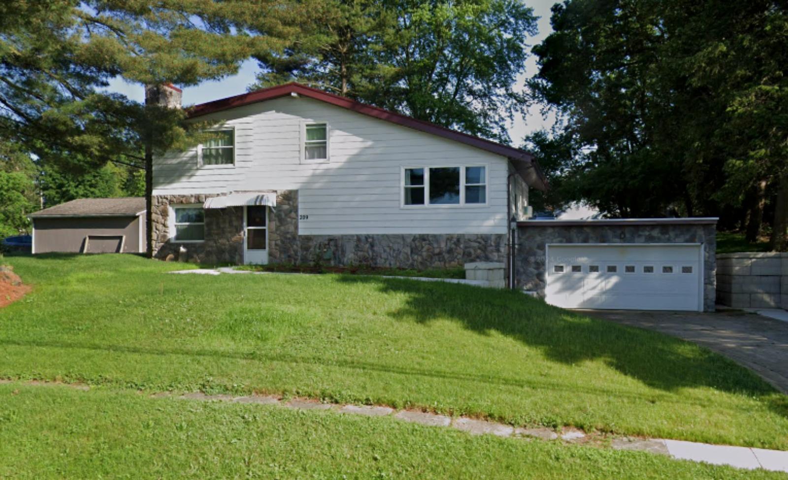Apple Creek Town Image