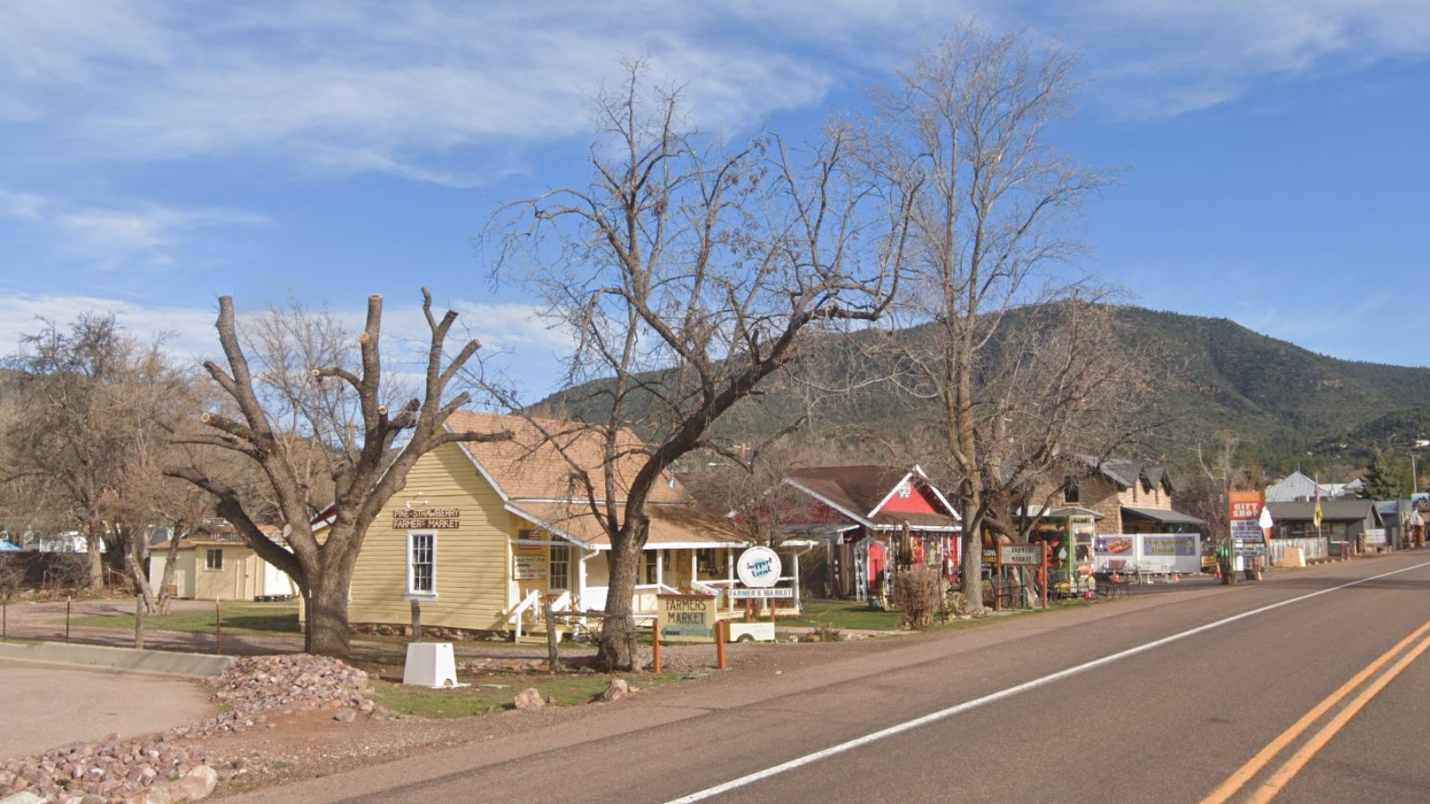 Pine Town Image