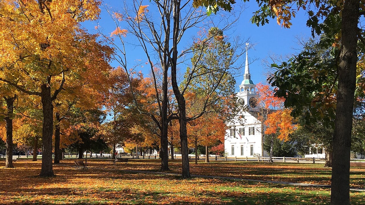 Explore the 10 Best Suburban Places to Settle in New Hampshire