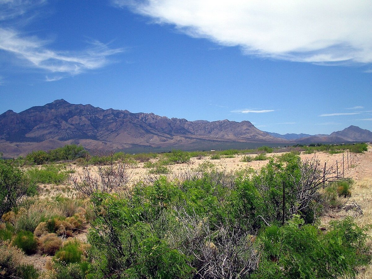 25 Secluded Desert Hideaways Carved into the Southeastern Arizona Landscape