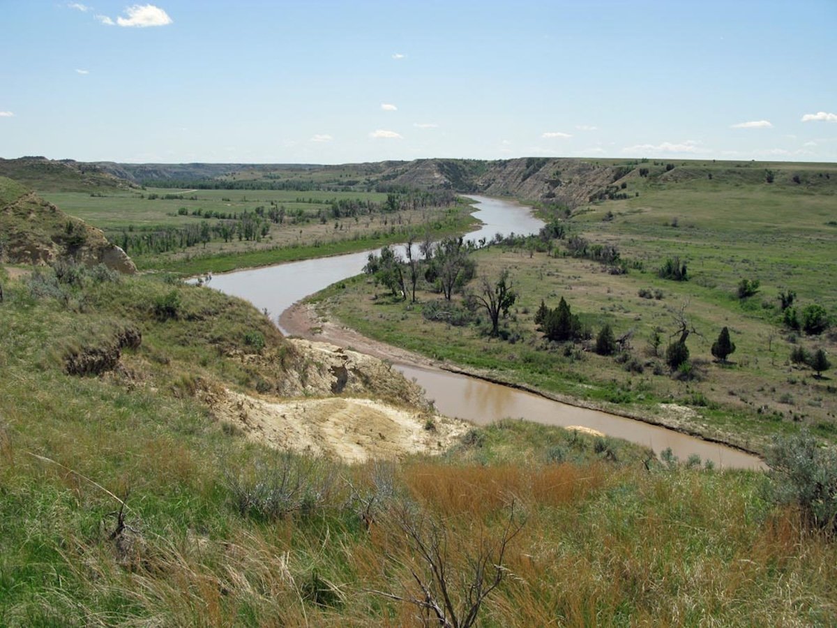 25 Secluded Towns Set Across the the Rolling Prairie of Southern North Dakota