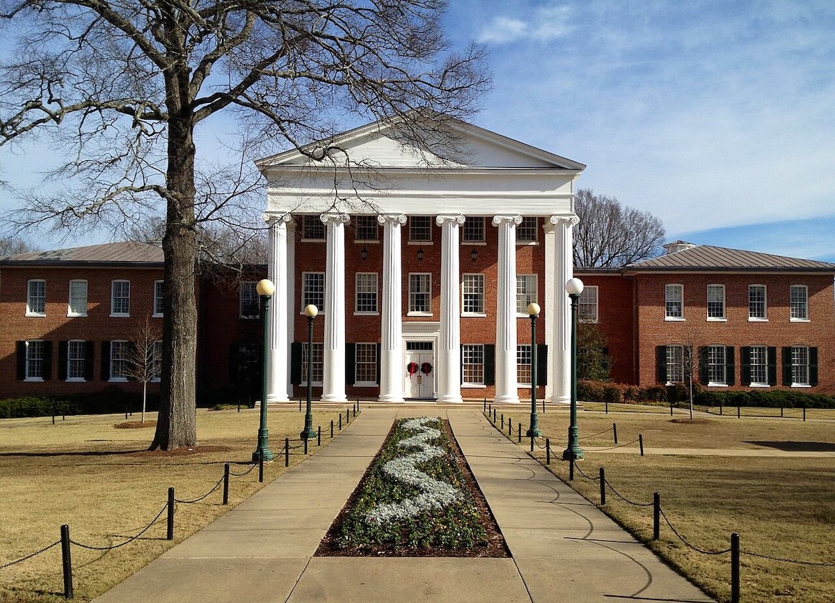 Learn More About 29 Public High Schools in Mississippi Leading the Pack in Academic Excellence