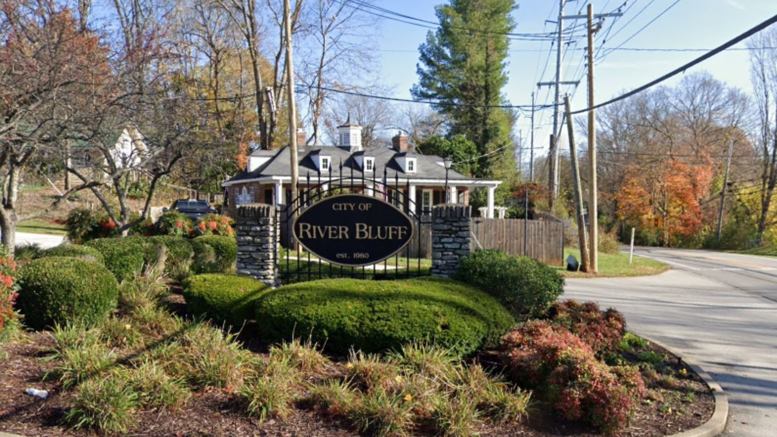 River Bluff Town Image