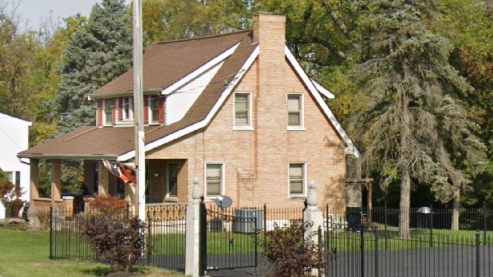Edgewood Town Image