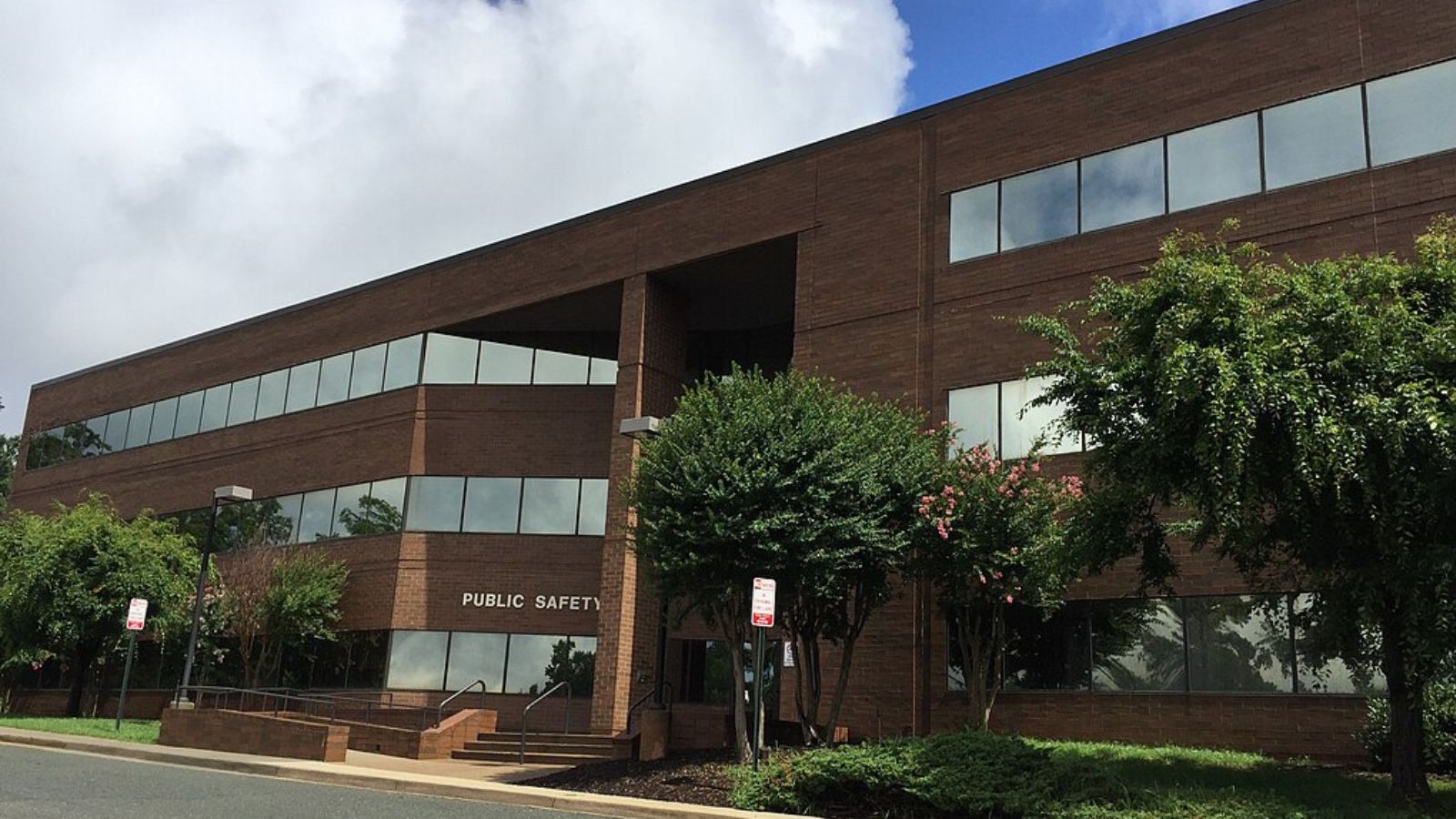 Henrico Town Image