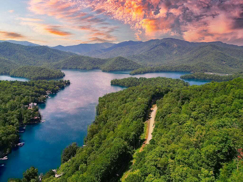 Lake Santeetlah Town Image
