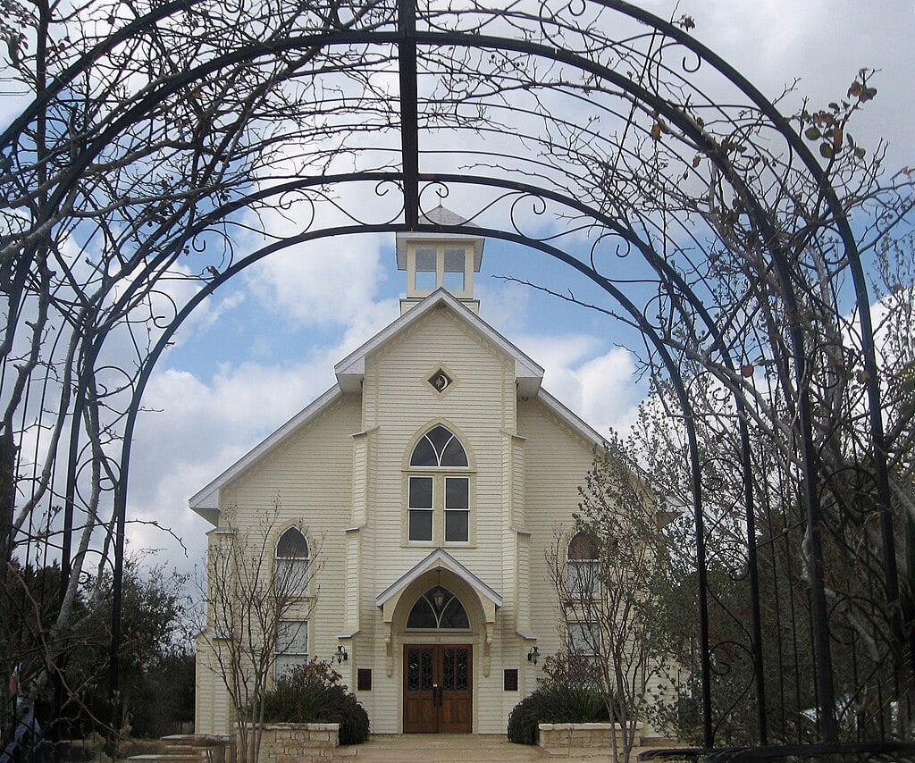 Round Top โ Town Image