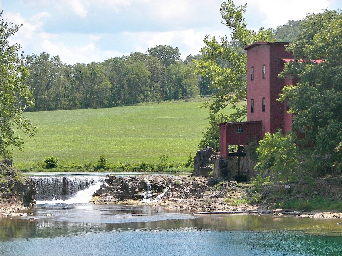 Explore 25 Secluded Towns in Eastern Missouri Surrounded by Forest and Farmland