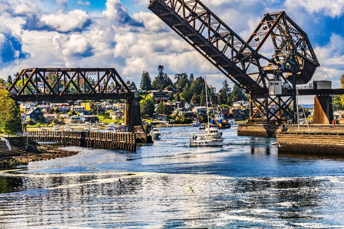 The Canal Locks link Lake Washington with the Pacific Ocean and run through Seattle.