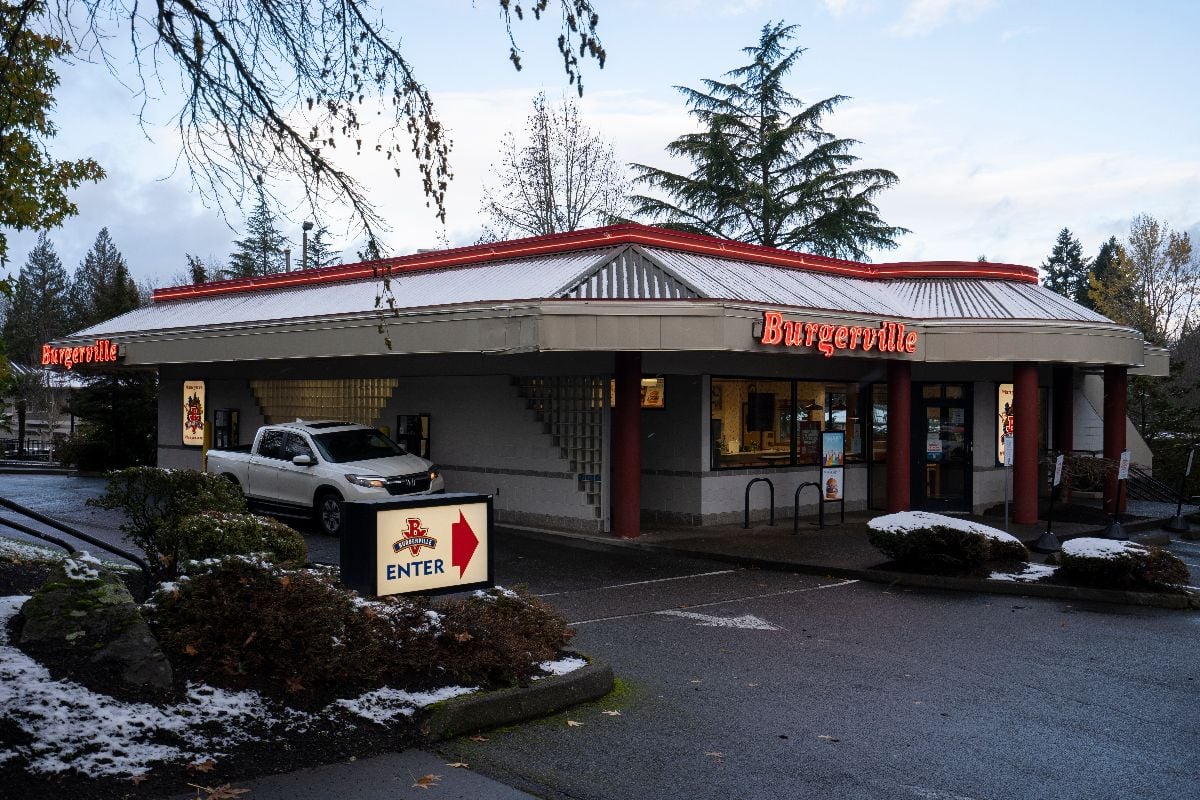 Exterior view of a Burgerville restaurant in West Linn, Oregon.