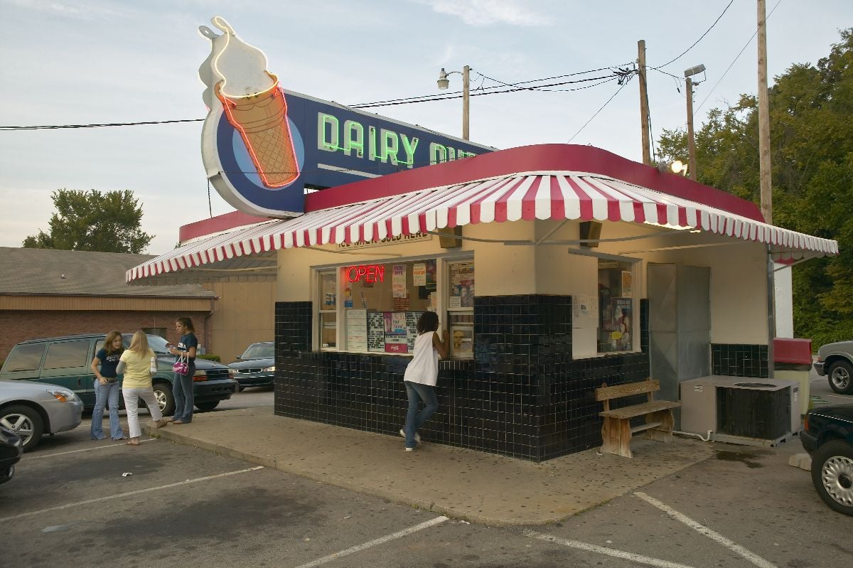 Dairy Queen ice cream shop