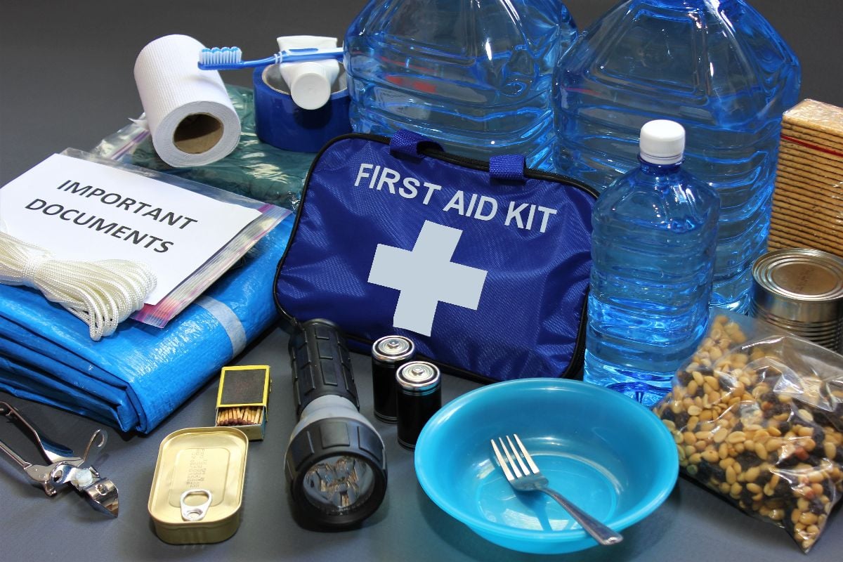Earthquake preparedness kit