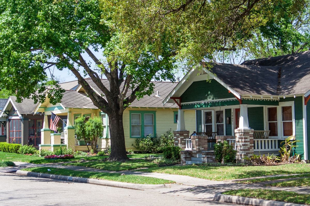 Bungalow houses