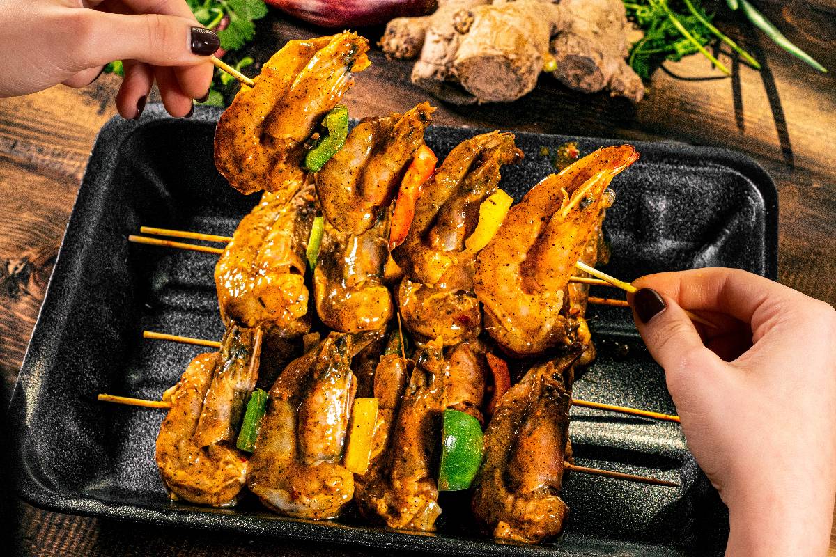 Marinated shrimp in platter plate.