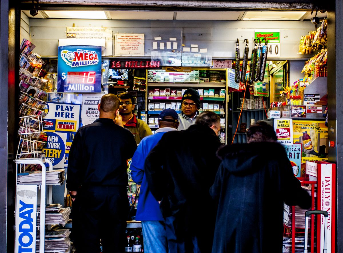 Small local shop selling newspapers, cigarettes and lotto tickets at Penn Station.