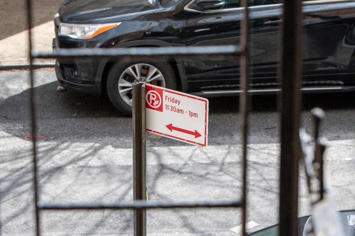 Street parking sign
