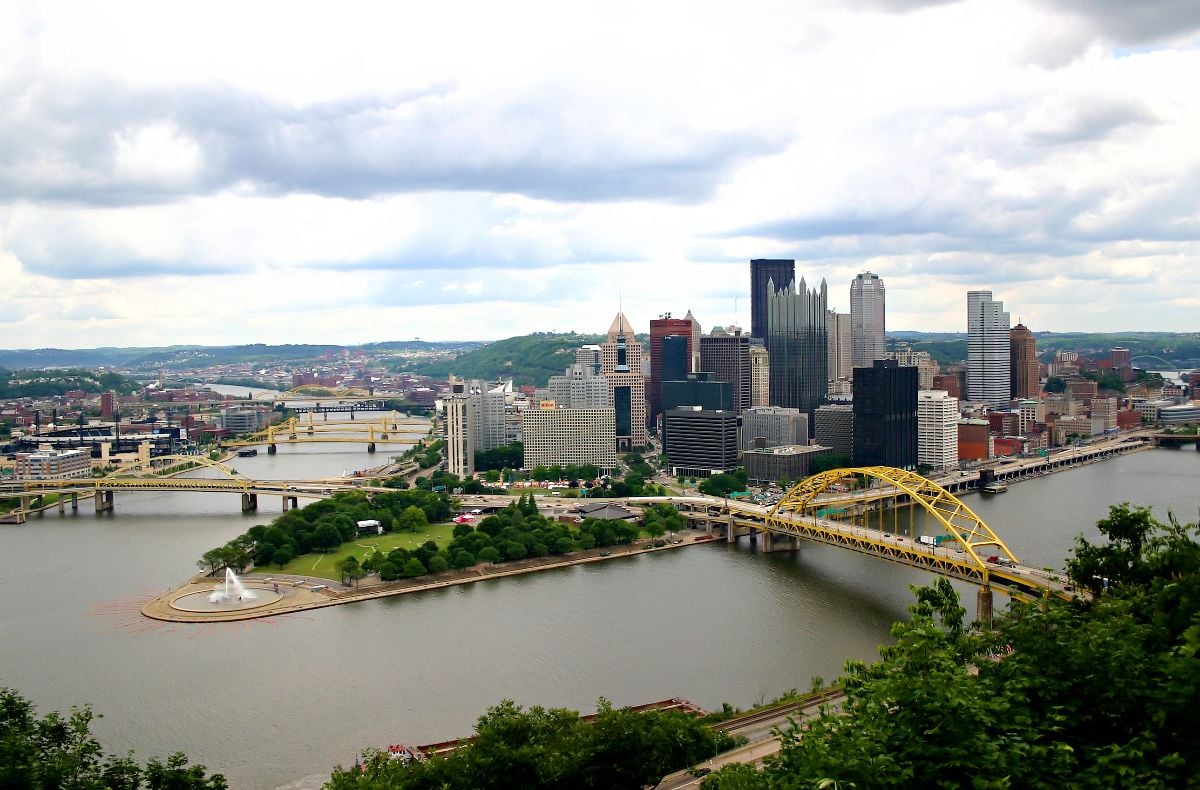 A skyline of Pittsburgh PA taken from the incline.