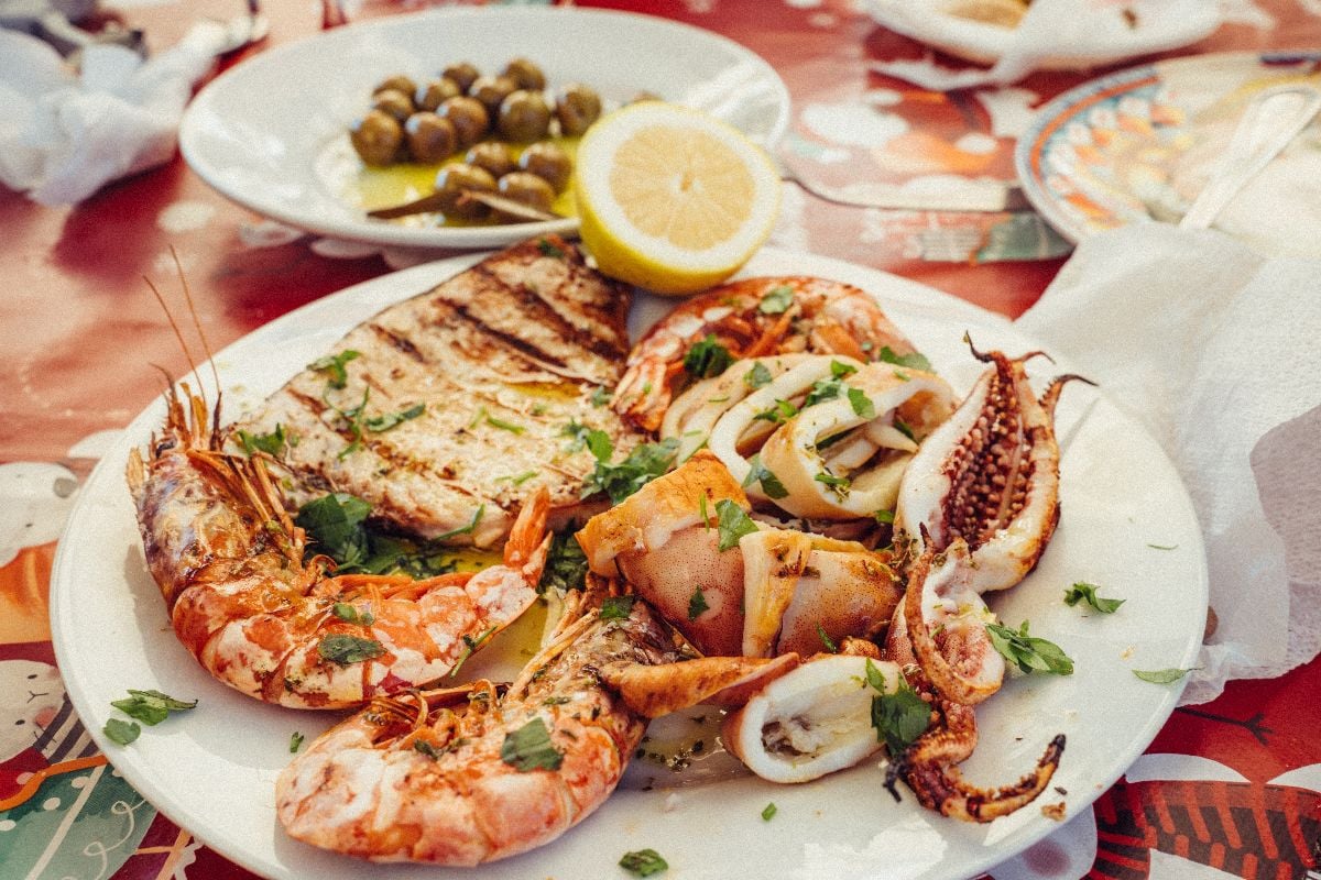 Grilled seafood platter