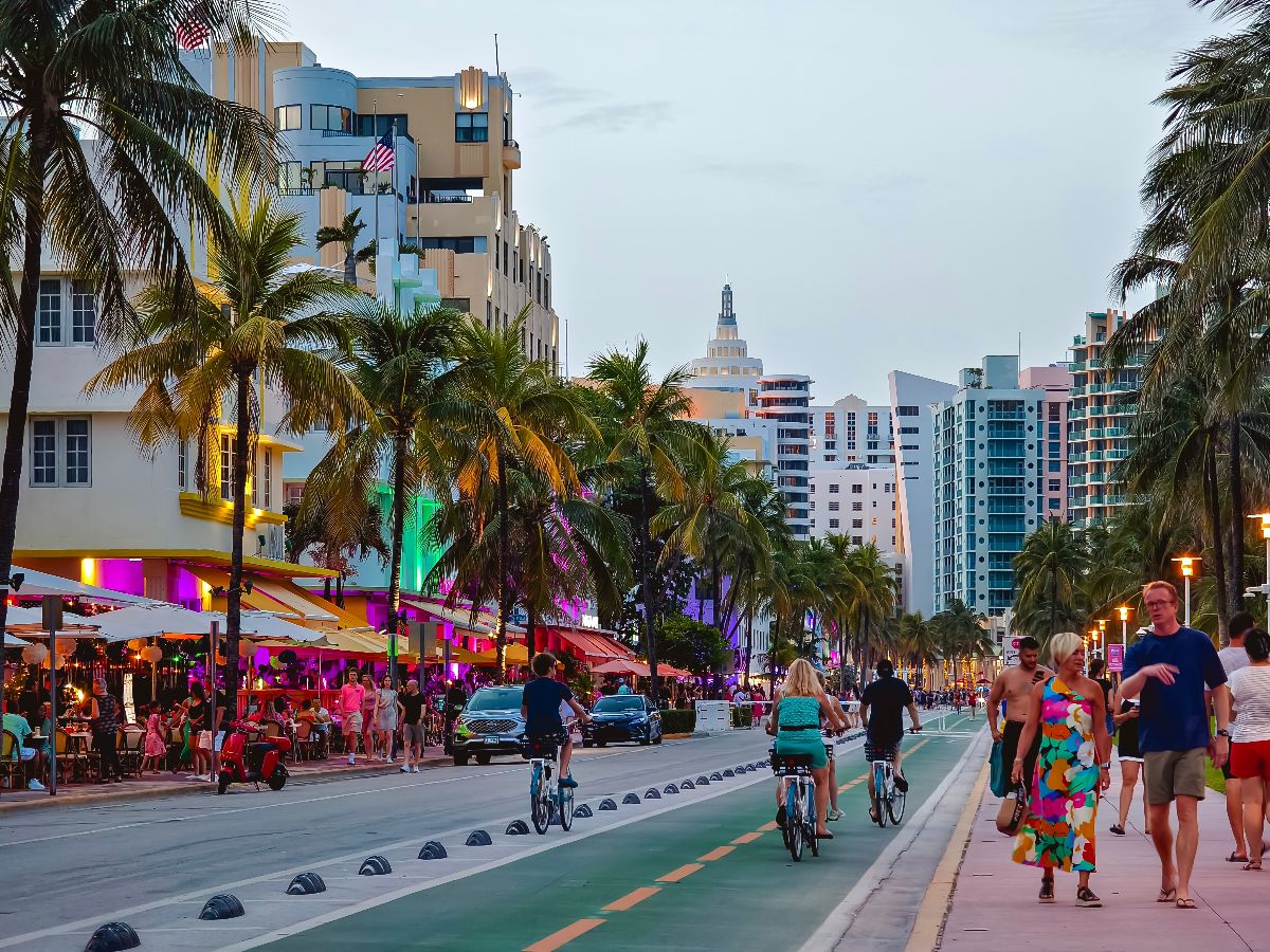 People wearing summer clothes in Miami.