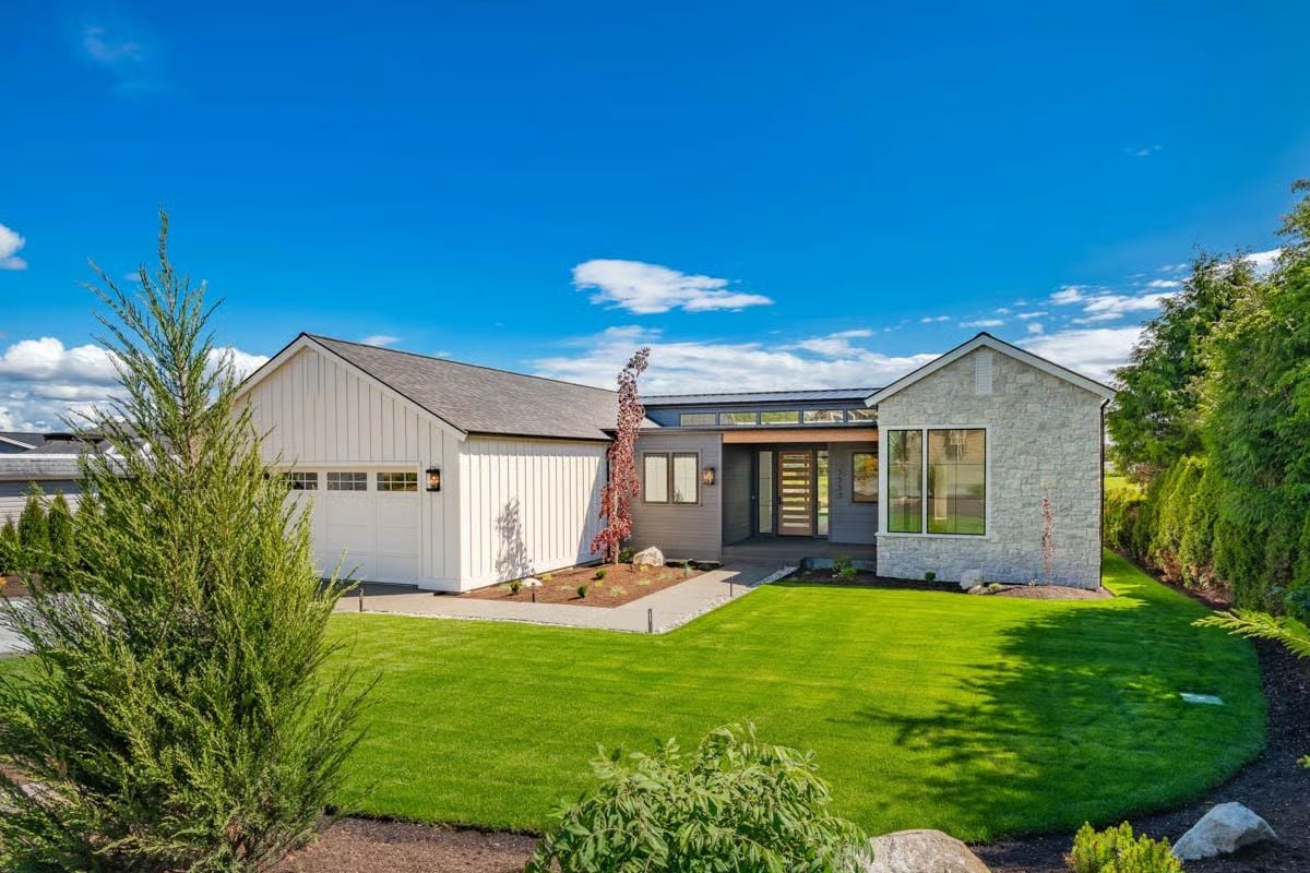 Contemporary-Style 3-Bedroom Mountain Home with Open Living Space and Jack & Jill Bath (Floor Plan)