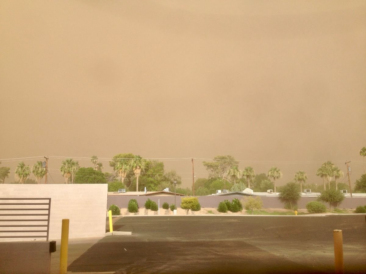 Intense haboob in Phoenix, Arizona.