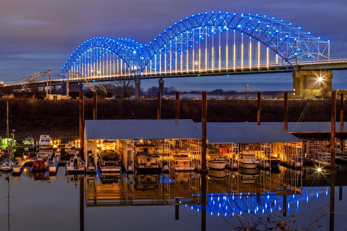 Hernando DeSoto Bridge over the Mississippi River.