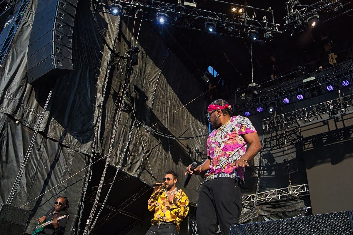 Shaggy performs for huge crowd at the Beale Street music festival.