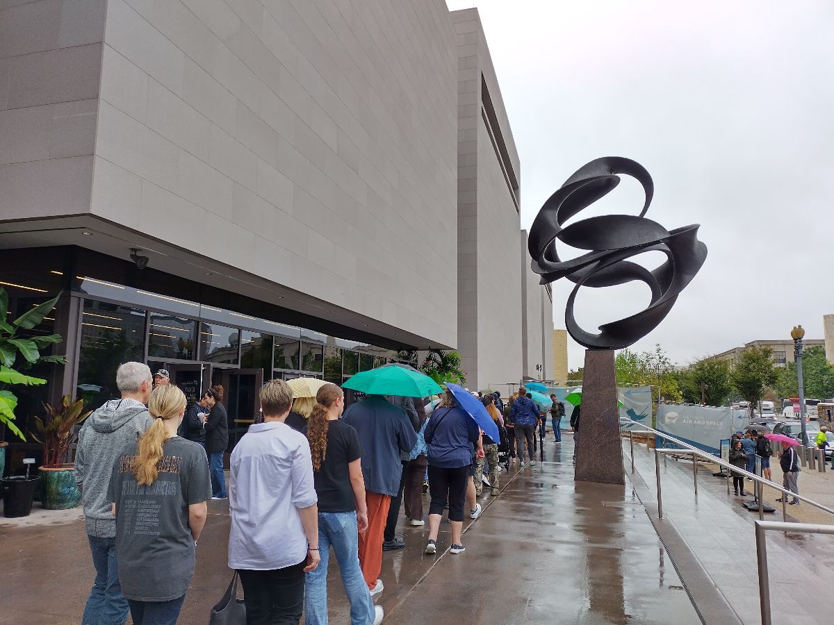 Visitor line outside of Smithsonian's National Air and Space Museum.