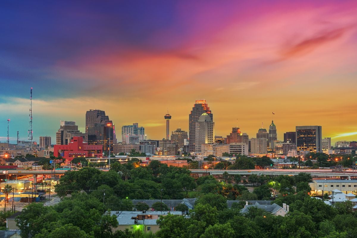 San Antonio, Texas downtown skyline at dusk.