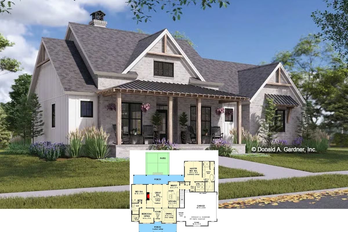 Modern Farmhouse-Style Home with 3 Bedrooms and a Bonus Room (Floor Plan)