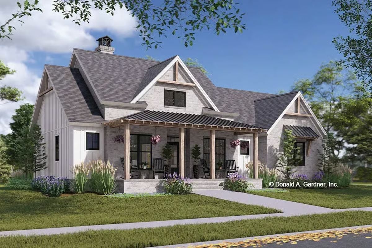 Modern Farmhouse-Style Home with 3 Bedrooms and a Bonus Room (Floor Plan)