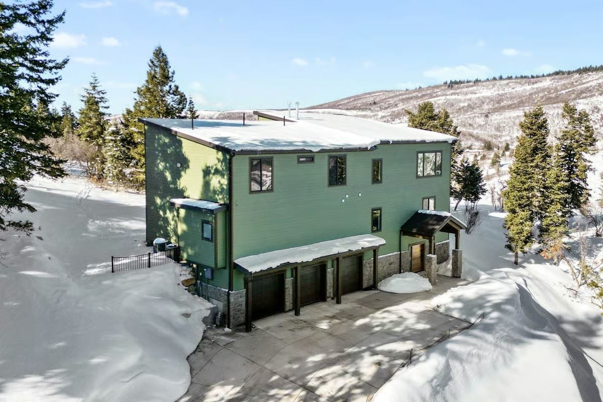 5-Bedroom Mountain Home for a Sloped Lot with Balcony Loft and Elevator (Floor Plan)