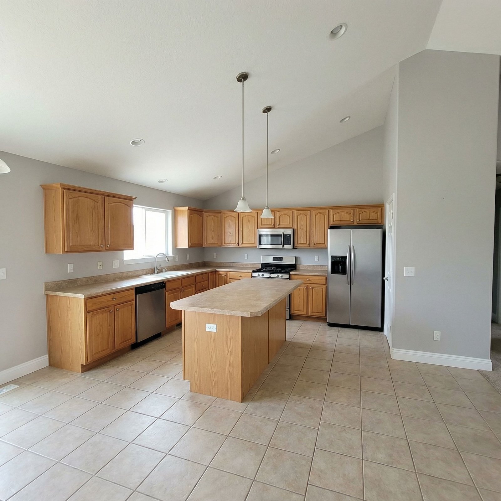 33 Before & After Kitchen Designs – From Boring Builder Grade to Magnificent Old Money Transformations