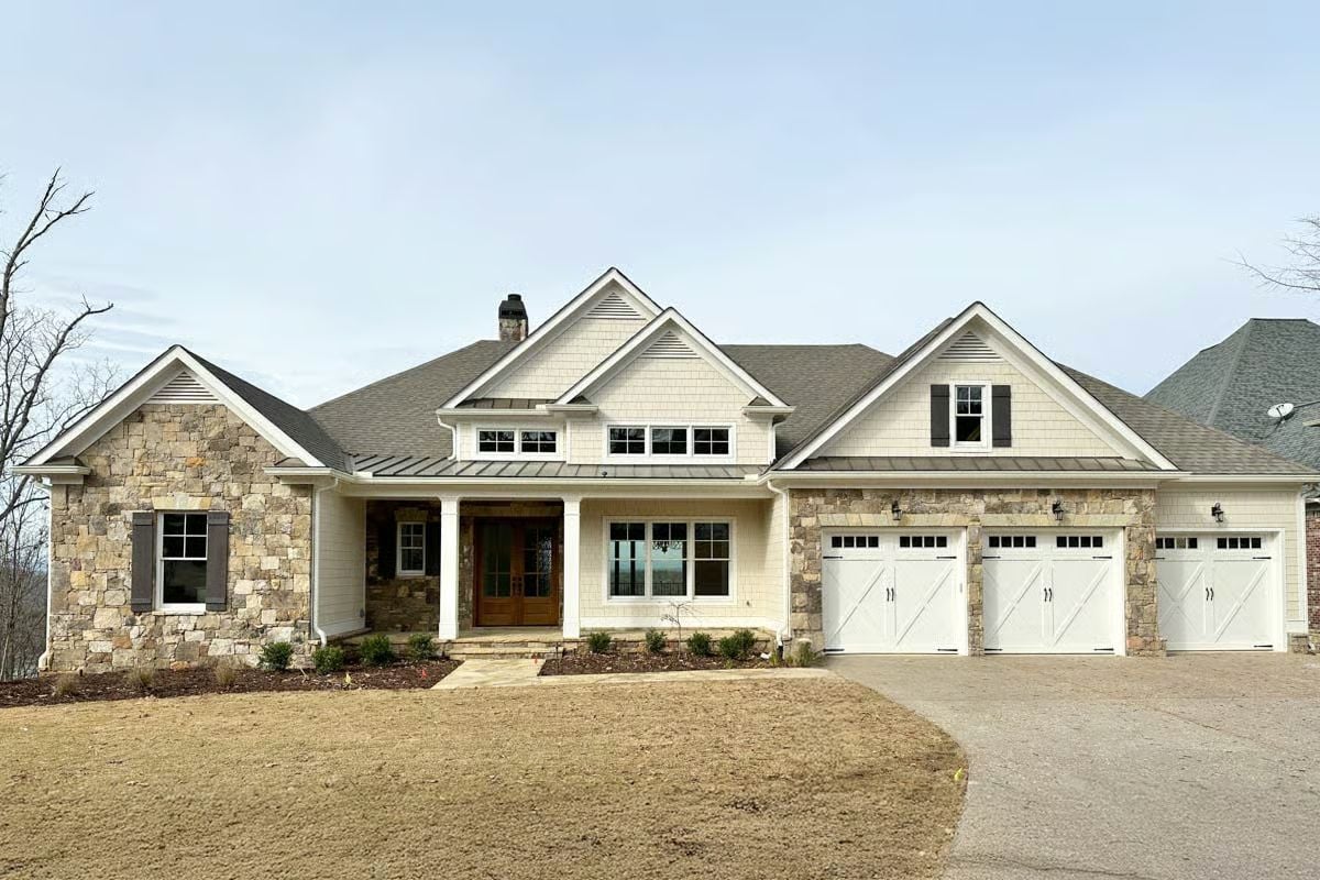 Craftsman-Style 4-Bedroom Home with Wet Bar and Walkout Basement (Floor Plan)