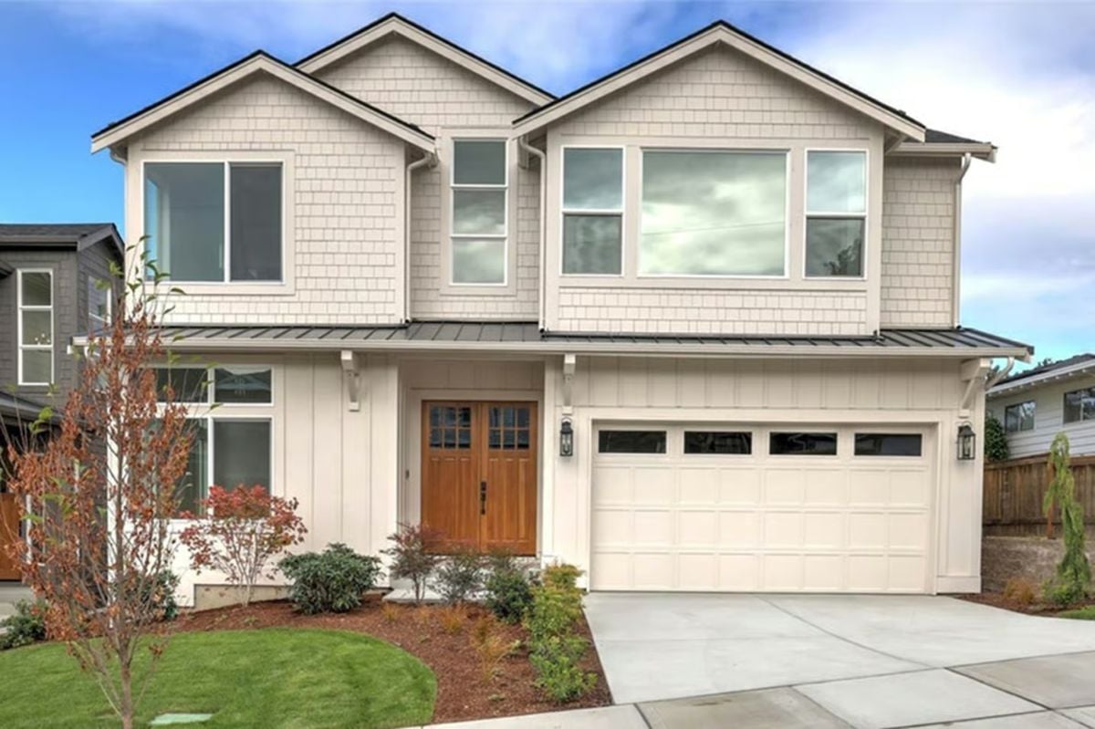 Modern 4-Bedroom Craftsman with Bonus Room and Covered Patio (Floor Plan)