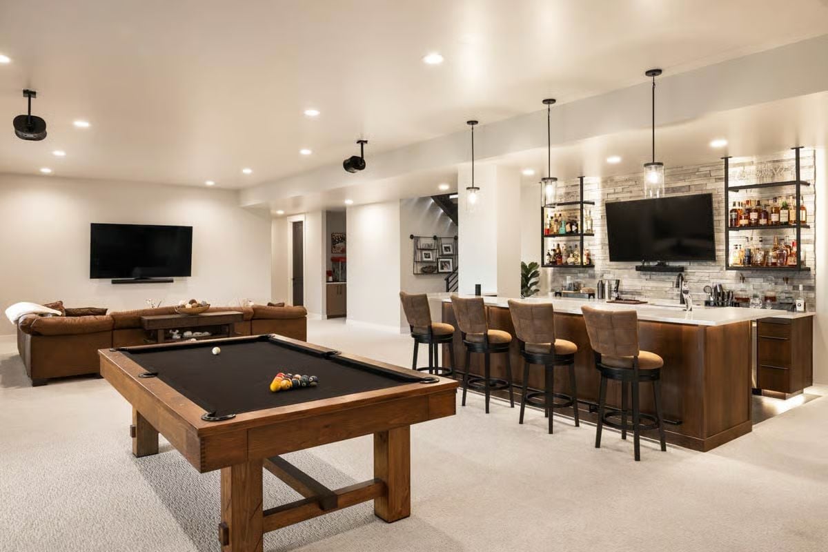 Pool Table and Home Bar Turn the Lower Level into a Full Entertainment Zone