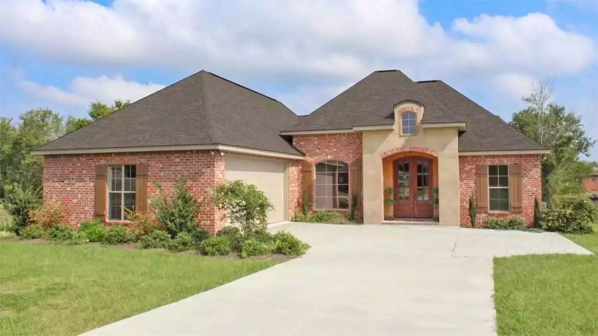 Victory Lane 3-Bedroom Ranch with Double Garage and Open-Concept Living (Floor Plan)