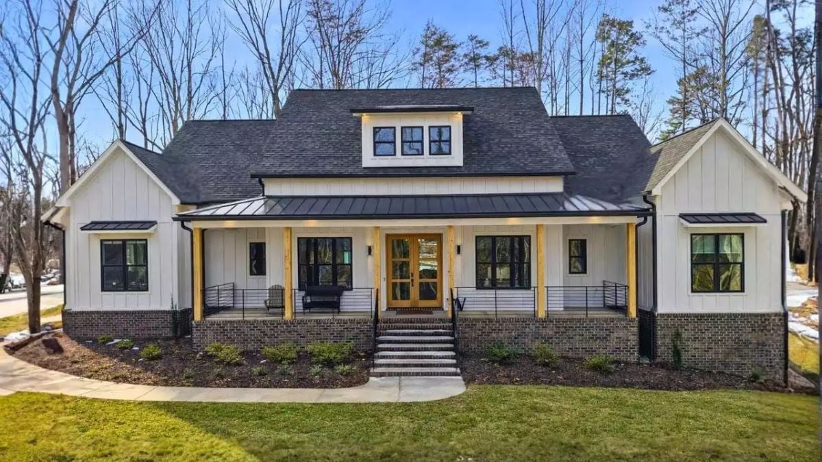 4-Bedroom White Creek Ranch with Wraparound Porch and Jack & Jill Bath (Floor Plan)