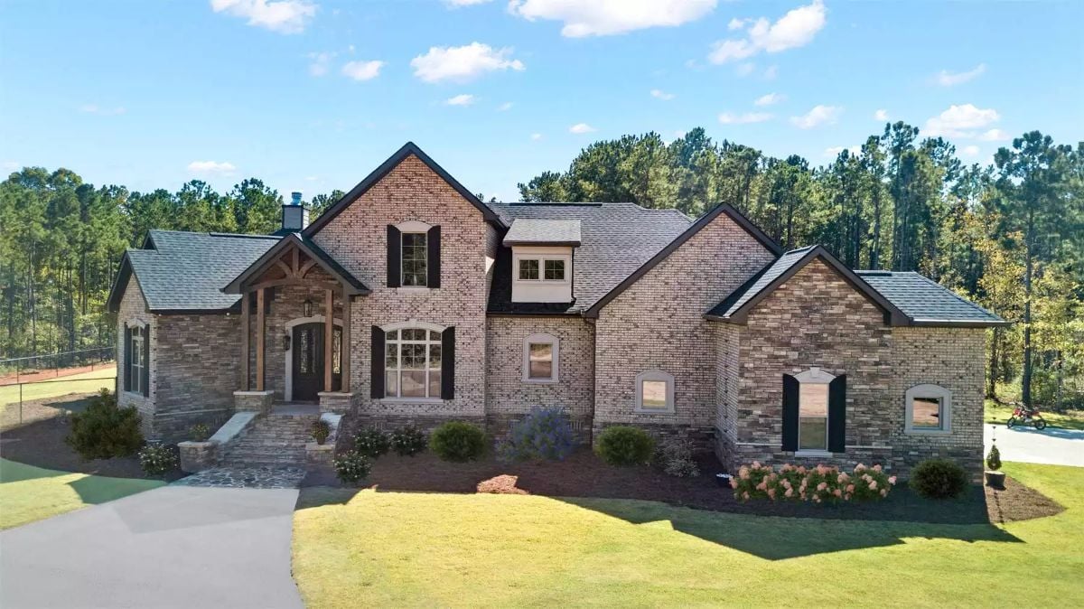 4-Bedroom Redbridge Craftsman Home with 3-Car Garage and Jack & Jill Bath (Floor Plan)