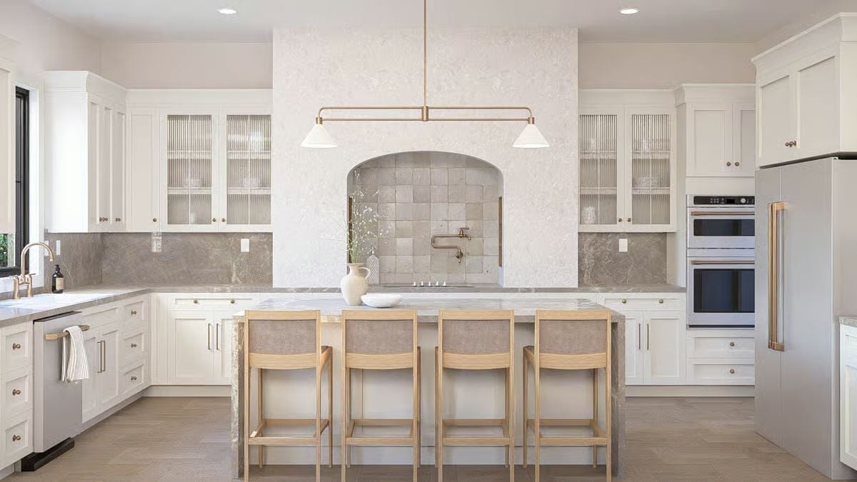 Arched Zellige Niche and Brass Fixtures Set the Tone for This Kitchen