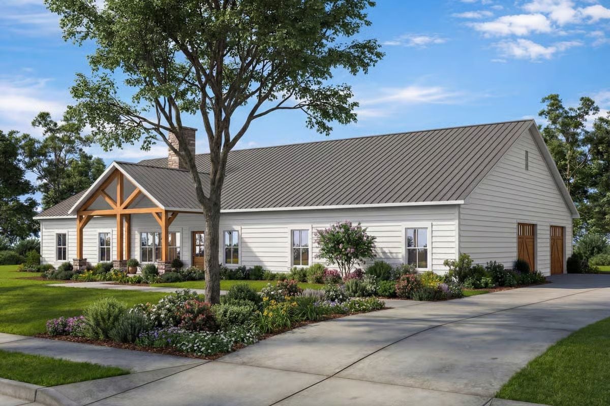 Warm Timber Framing Steals the Show on This Modern Farmhouse Exterior