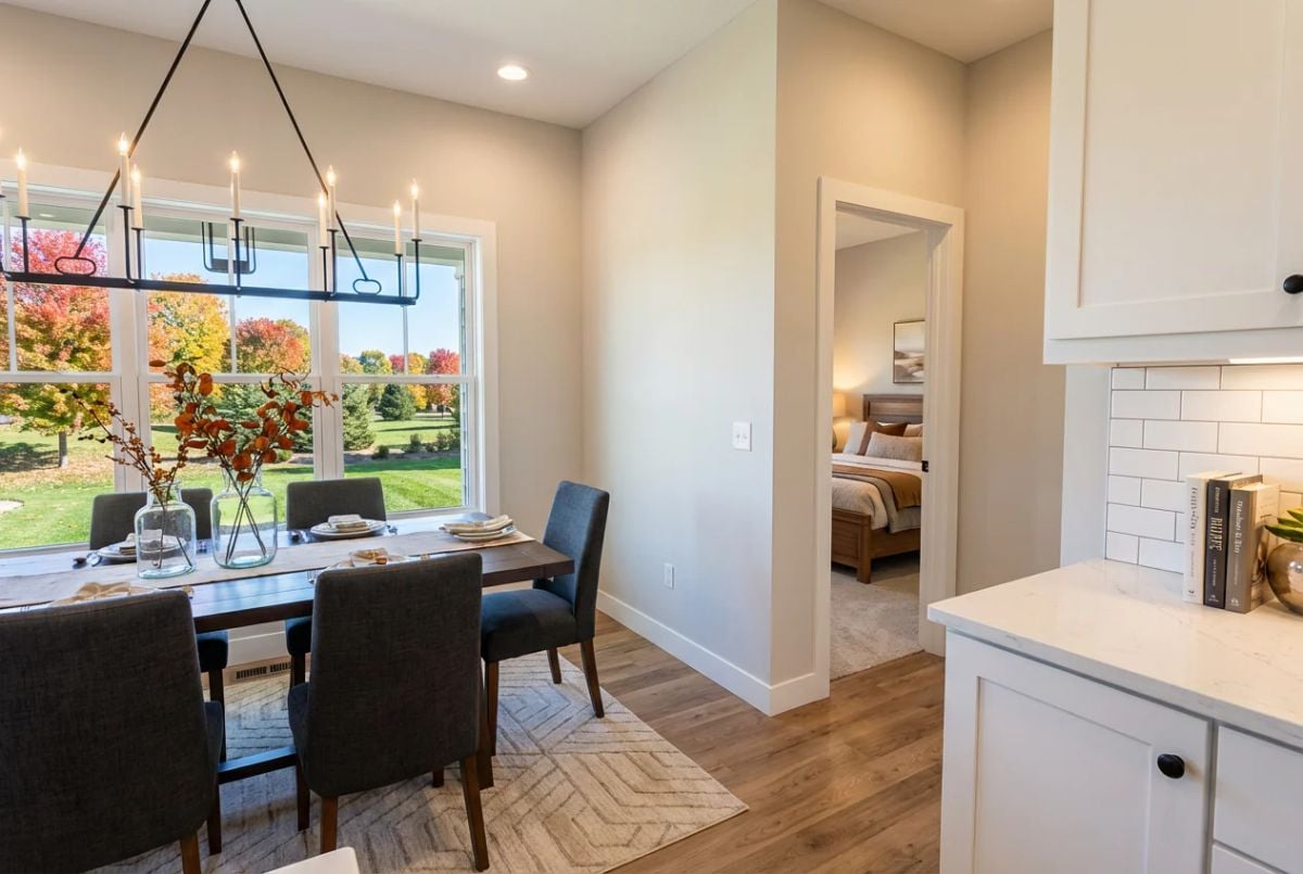 Farmhouse Chandelier, Fall Views, and a Dining Room That Pulls It All Together