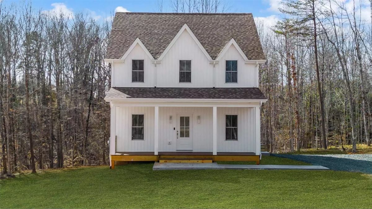 Bluebell Run 3-Bedroom Craftsman-Style Home for a Narrow Lot with Covered Front Deck (Floor Plan)