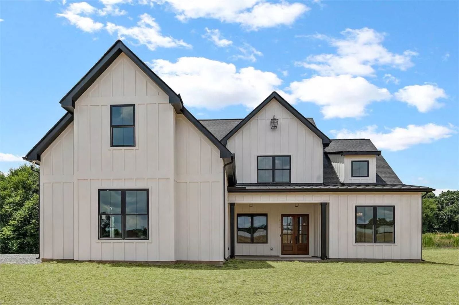 Robbins Hollow 3-Bedroom Modern Farmhouse with Wraparound Porch Designed for First-Time Buyers Who Want Character Without the Cost