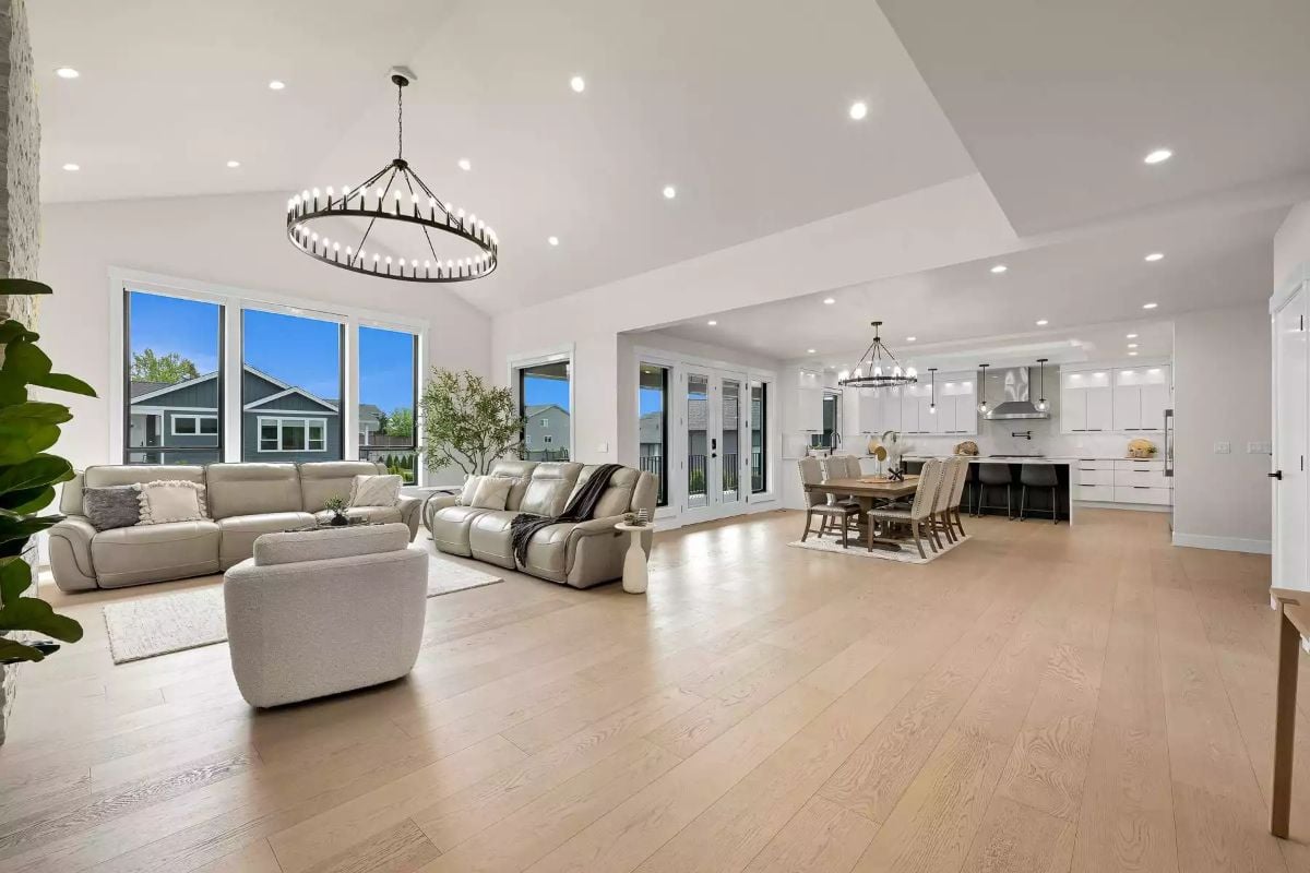 Open-Plan Living Where the Kitchen and Family Room Share the Same Light