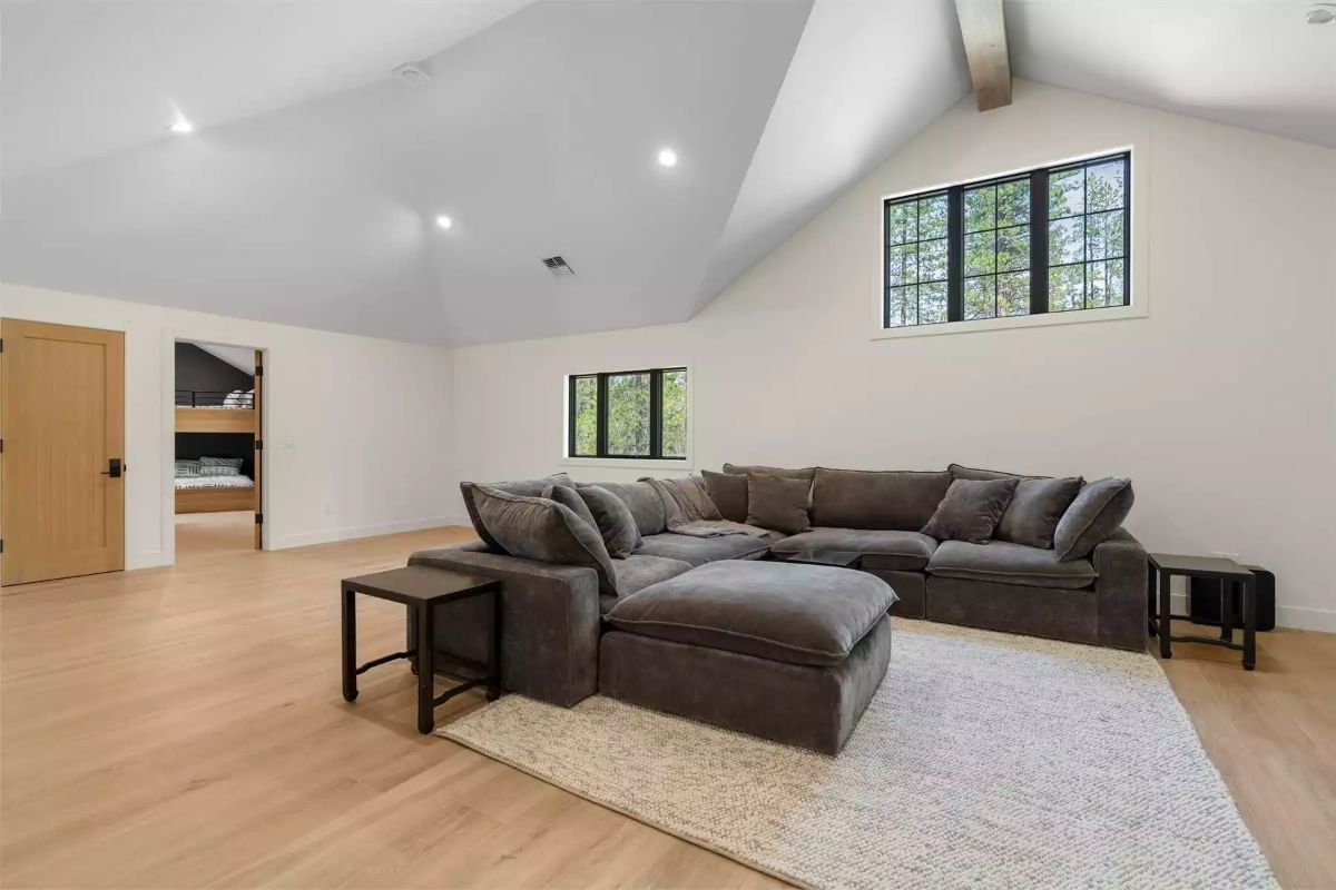 Oversized Sectional, Vaulted Ceiling, and a Bonus Room Built for Movie Nights