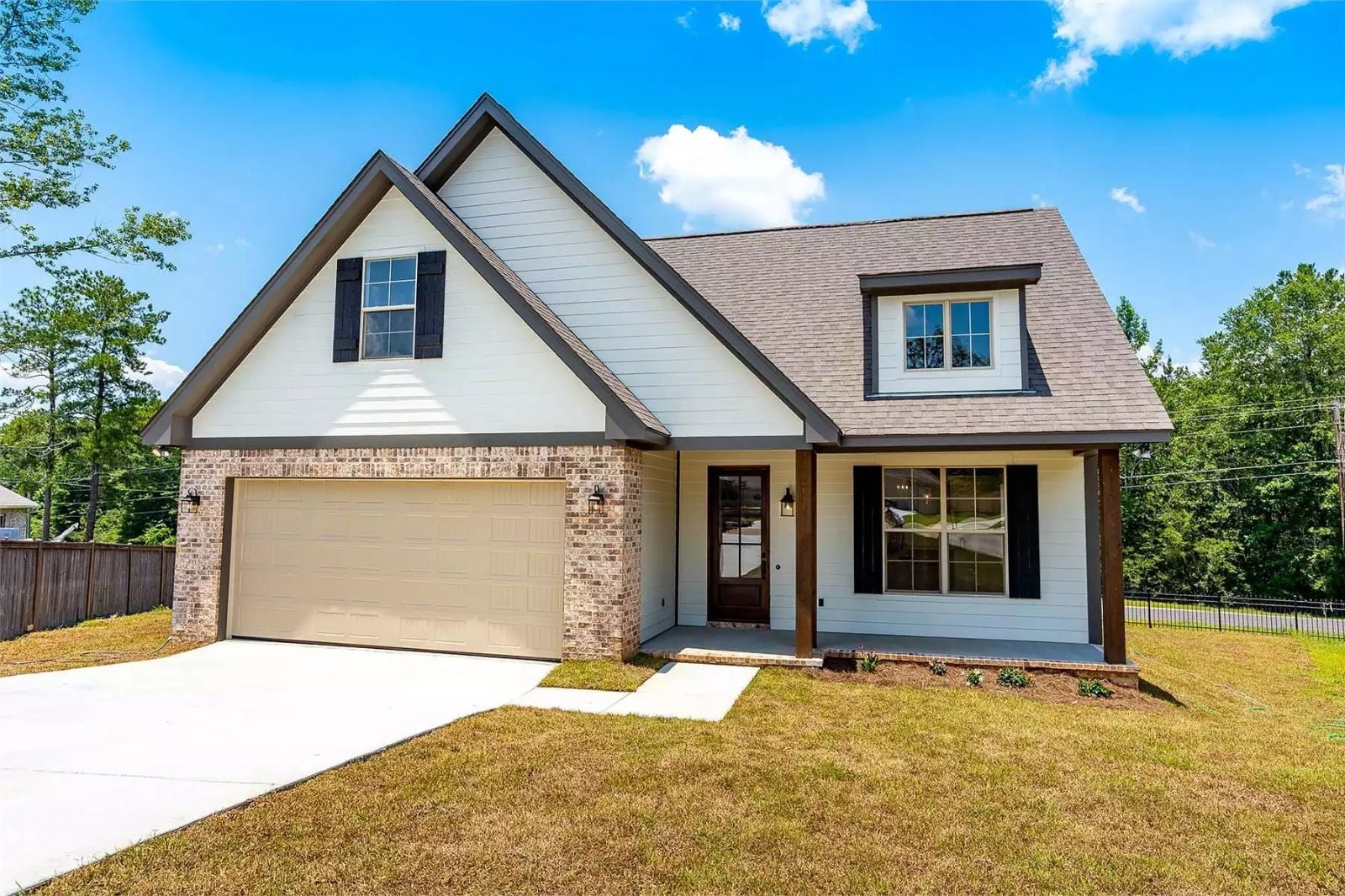 Franklin Avenue 4-Bedroom Farmhouse with Main-Floor Primary Designed for Families Who Actually Like Spending Time Together (Floor Plan)