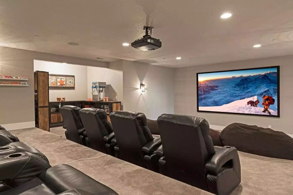Leather Recliners, a Popcorn Machine, and a Projector That Means Business