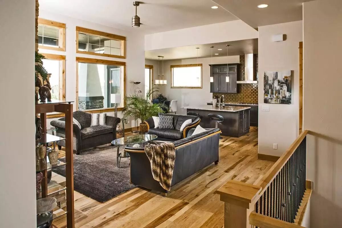 Dark Leather and Raw Wood Living in the Same Room Without Fighting