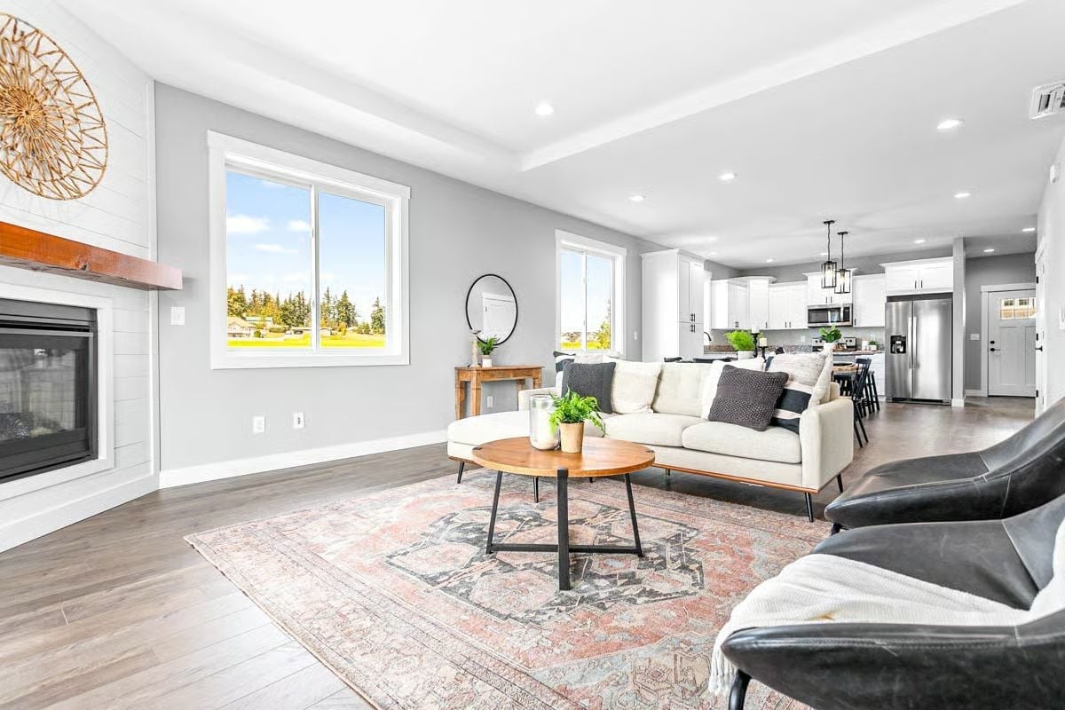 Shiplap, Leather, and a Round Table That Actually Fits the Room